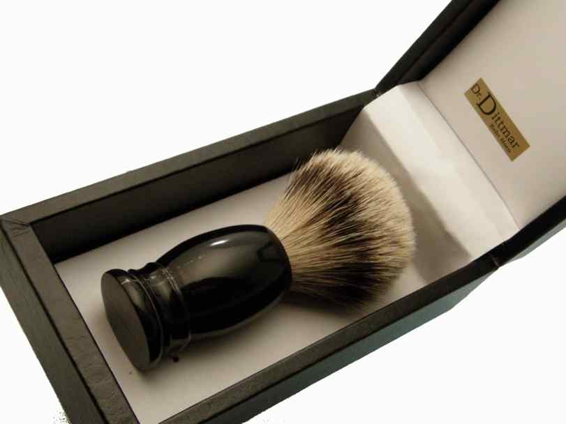 Artikel Bild: Premium Silberspitz mit Büffelhorn Griff - Barbershape / long handle