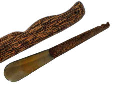 Exclusiver Schuhanzieher Tigerholz und Horn ca.67cm