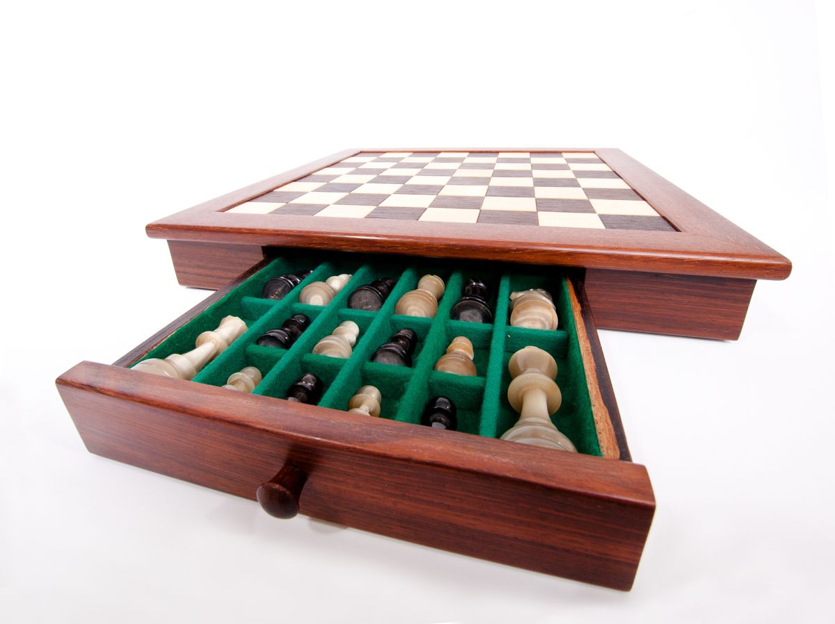 Schachspiel mit Schublade und Figuren aus Horn - 1017 - 3 - 0 - 1